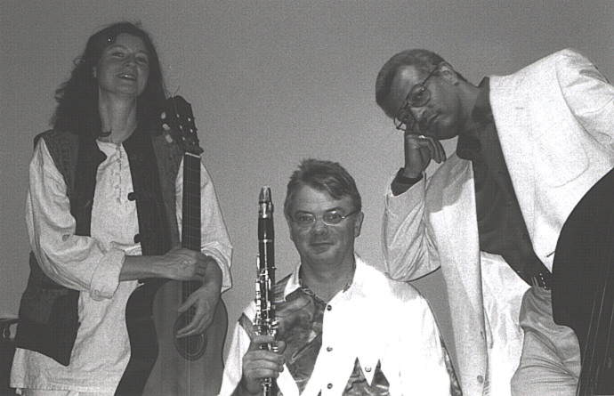 Laurie Randolph, Harry Timmermann, Earl Bostic 

im Café NOSTALGHIA am Kollwitzplatz, 26. Juni 1998