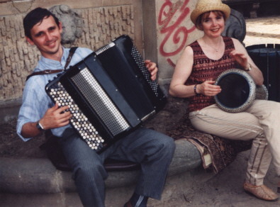 Alexxandr und Cordula beim Schöneberger Stadtfest auf dem Victoria-Luise-Platz am 6. Juni 1998